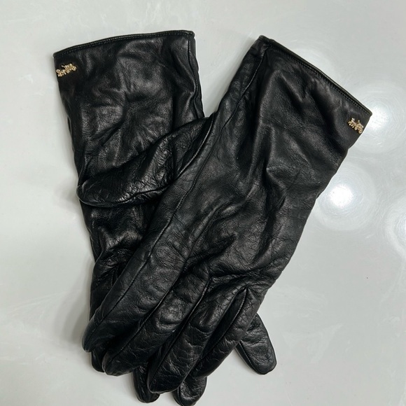 Coach Horse and Carriage Leather Tech Gloves - Picture 9 of 9